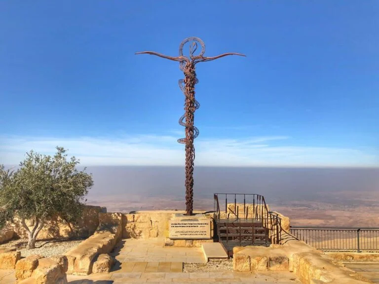 Madaba – Discovering the Treasures of Madaba: A Trip to Madaba, Mount Nebo, and St. George’s Greek Orthodox Church
